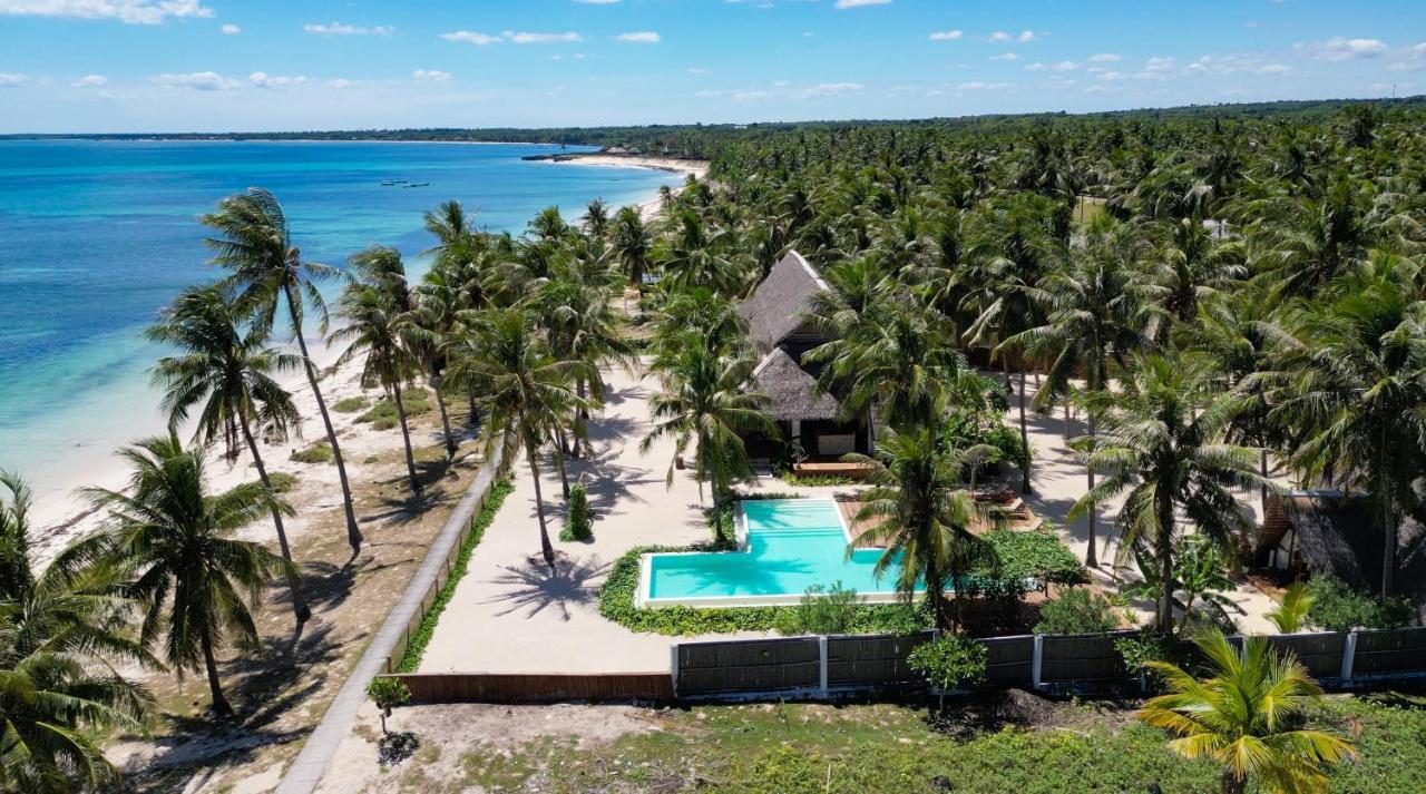 81 Palms Resort Нембрала Екстериор снимка