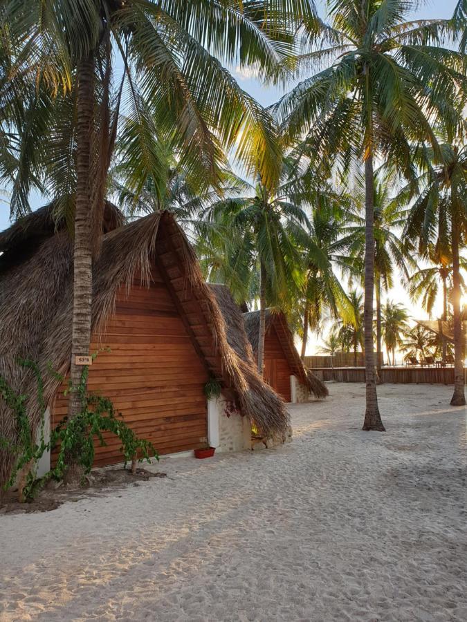 81 Palms Resort Нембрала Екстериор снимка